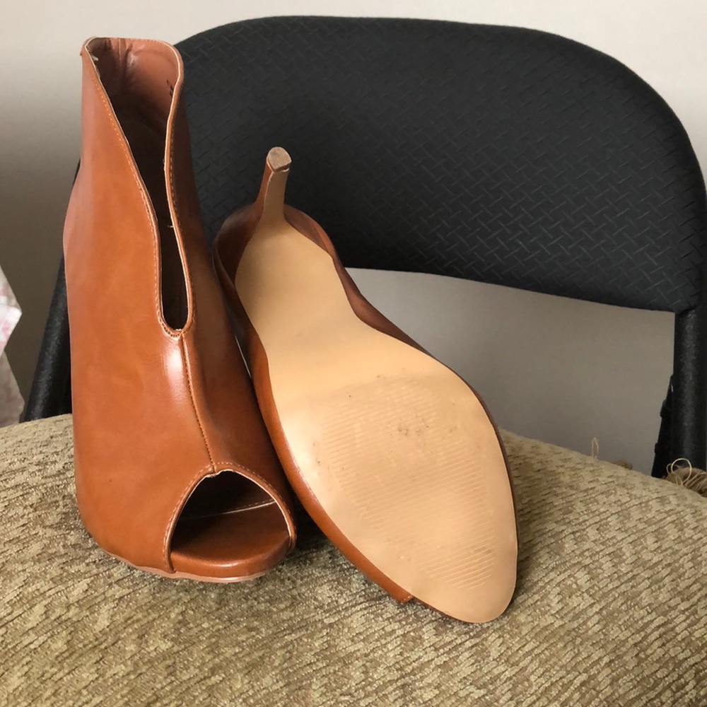 Brown open toed heel